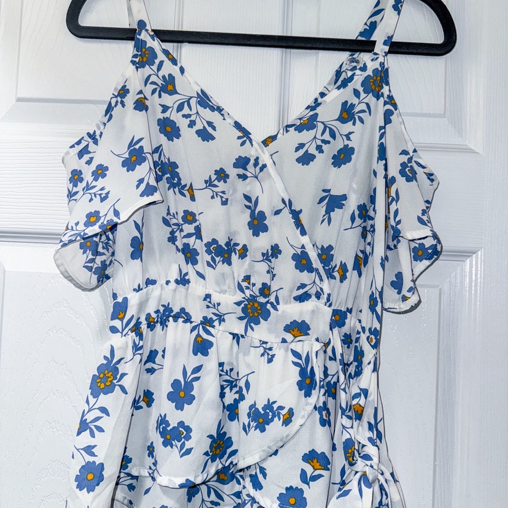 Cole shoulder blue and white floral top